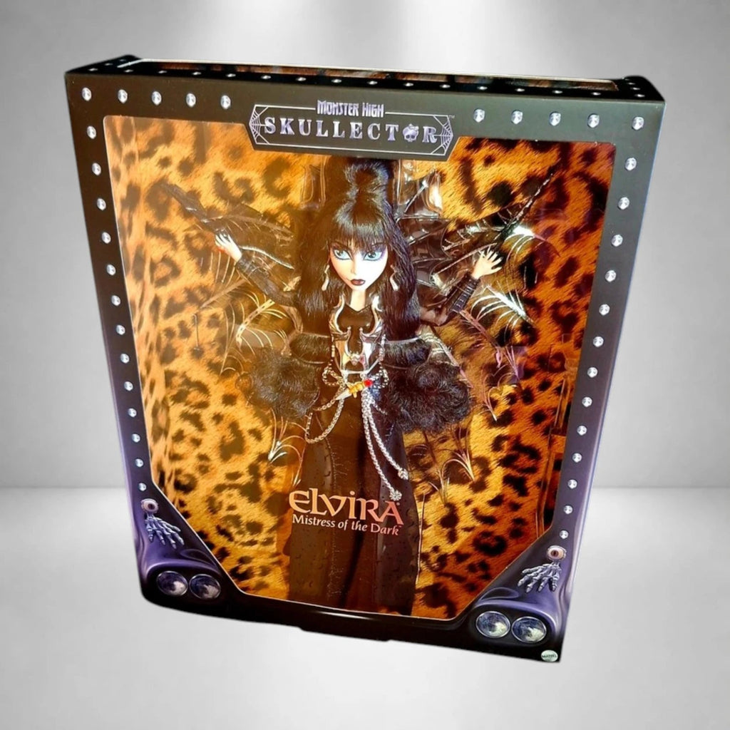 Monster High Skullector Elvira, Mistress of the Dark