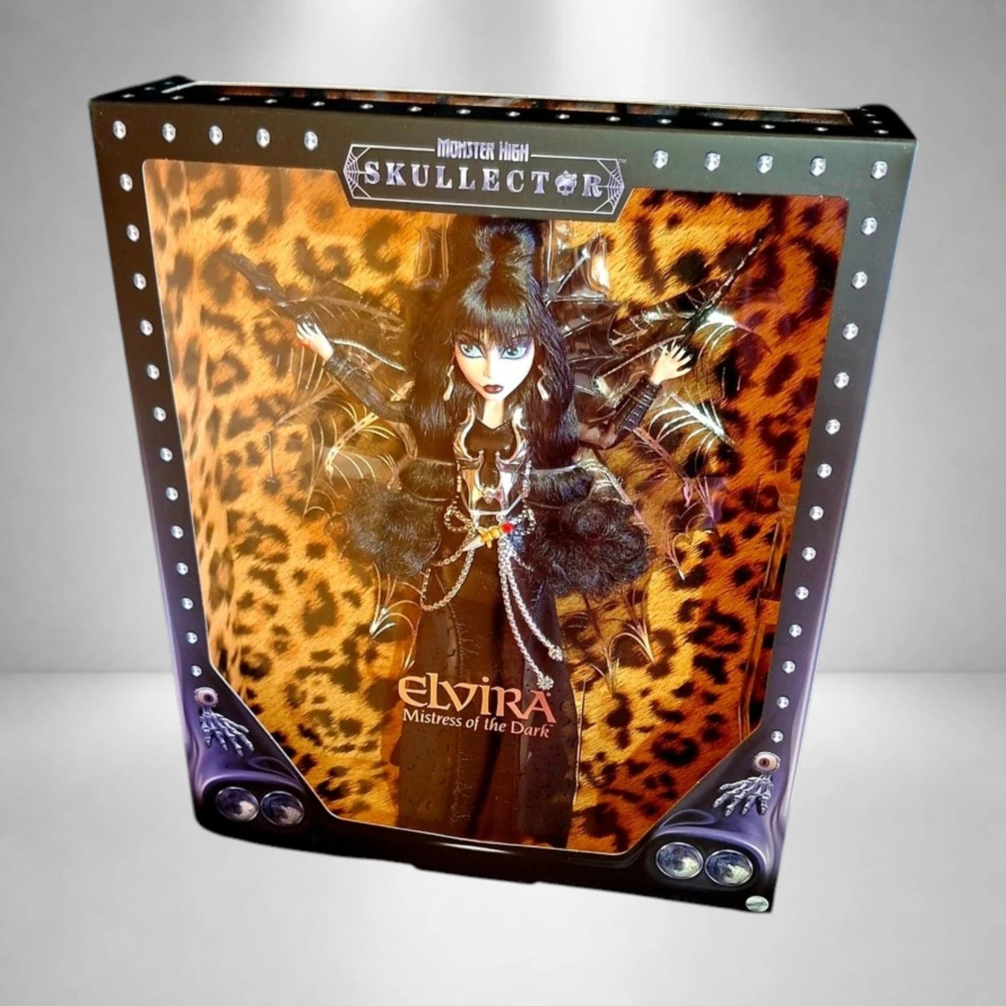 Monster High Skullector Elvira, Mistress of the Dark